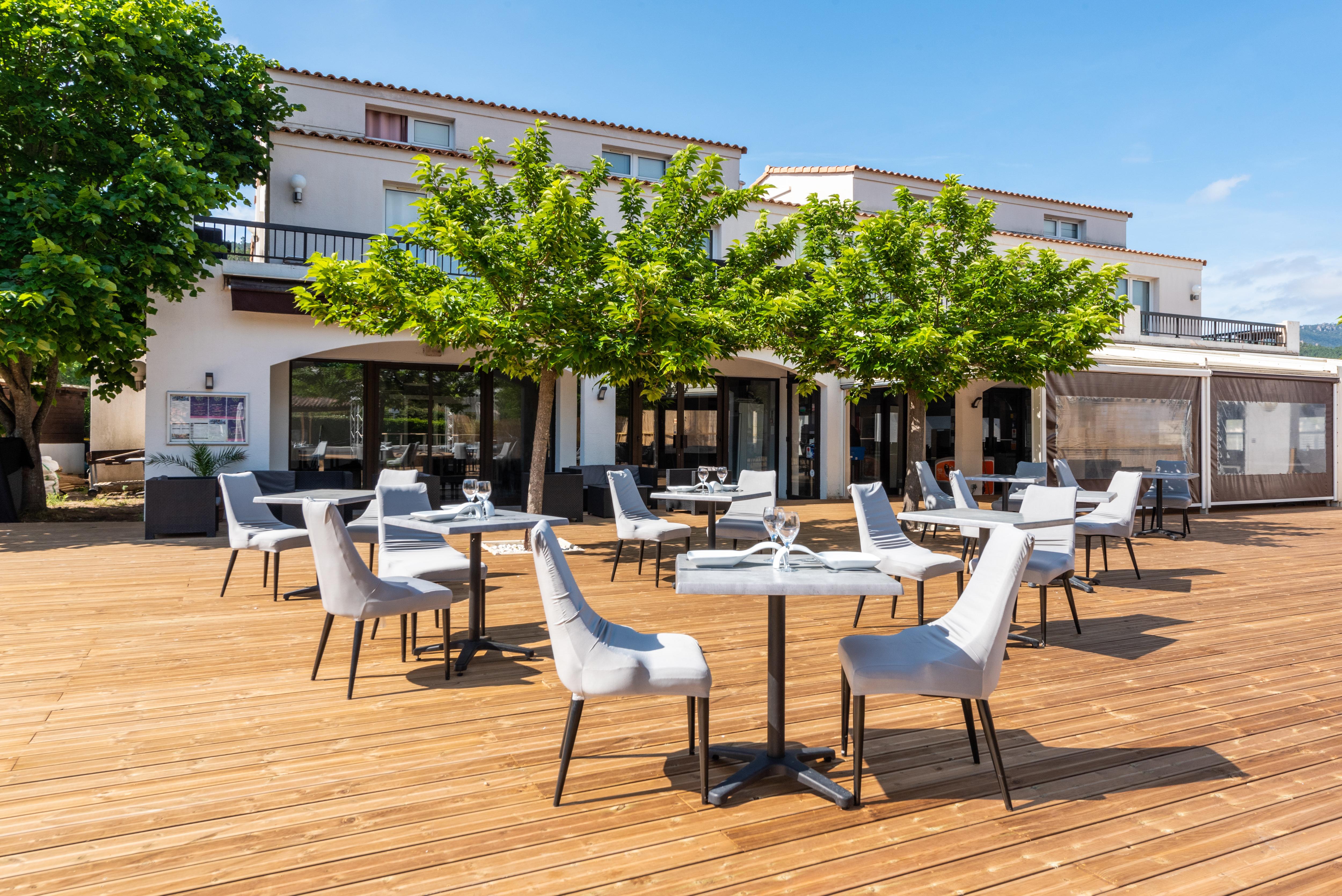 Comfort Aparthotel Mandelieu La Napoule Village Екстериор снимка